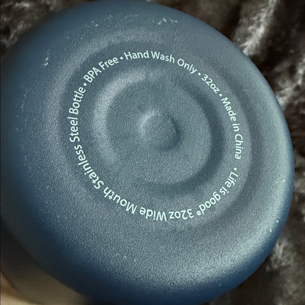 Life Is Good ‘Be The Person Your Dog Thinks You Are’ 32 oz. stainless tumbler - Picture 5 of 8